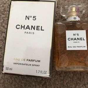 CHANEL N5 perfume